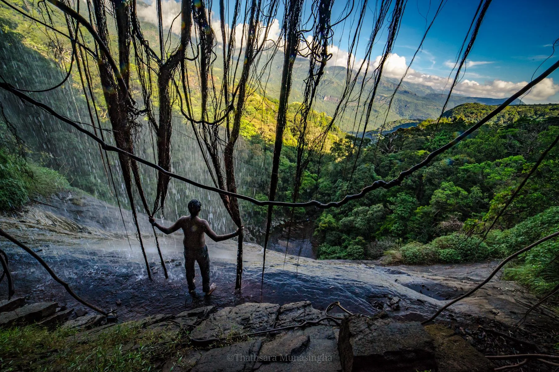 a-hidden-waterfall-in-the-knuckles-mountain-range-v0-a7d00iiucune1